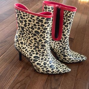 Wild Pair Rain Boots Size 7.5